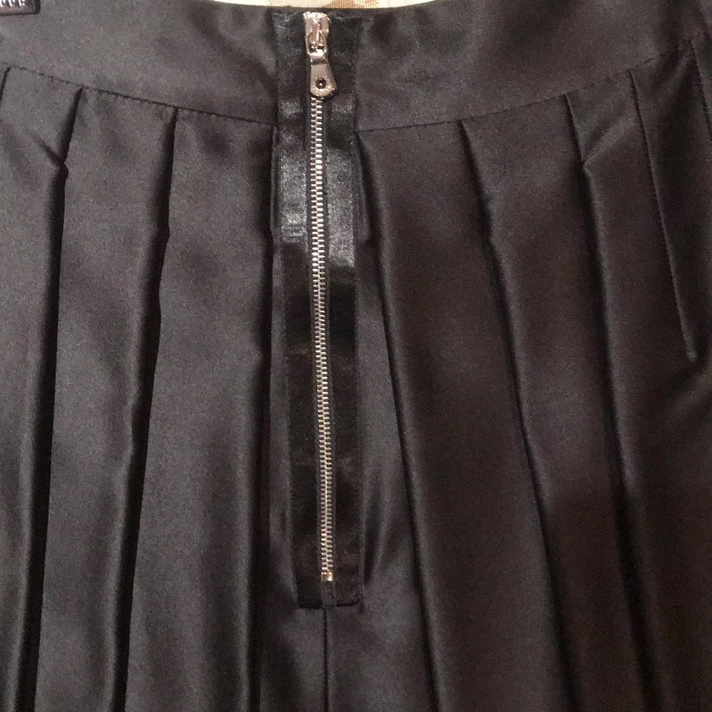 Authentic Dolce & Gabbana High Waisted Silk Skirt - Picture 4 of 8